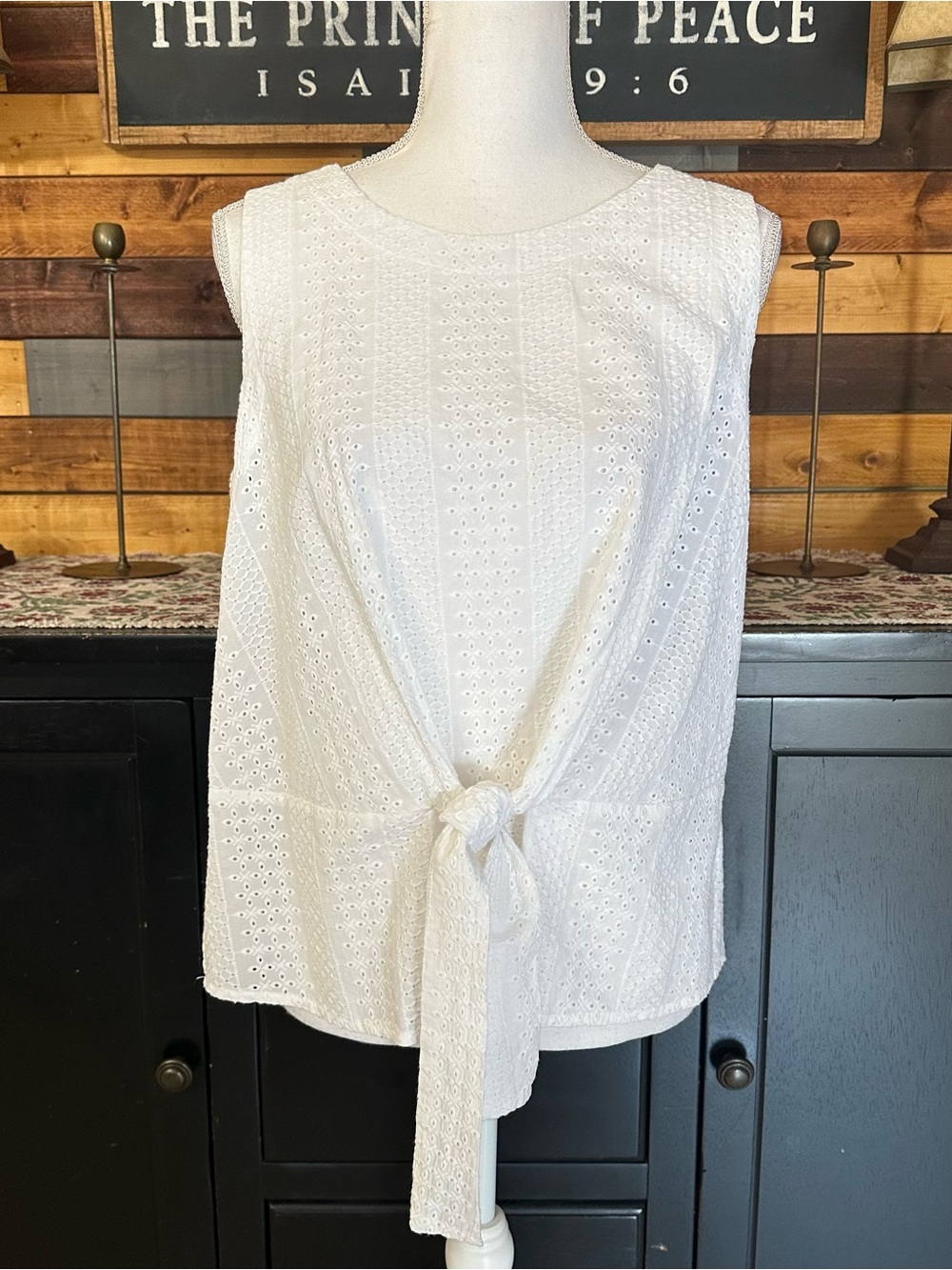 Liz Claiborne White Eyelet Front-Tie Sleeveless Top